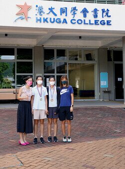 Women’s U16 400m - 1st Runner Up - S2 Chan Lok Ching, 2nd Runner Up - S2 Wong Wan Chi