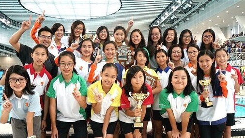 【學界D2游泳】港大同學會反敗為勝升班 老師感觸︰沒有硬件 我們贏的是精神