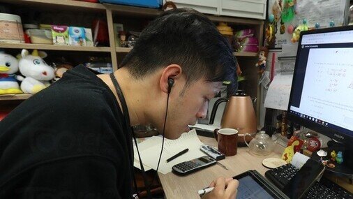 【停課不停學】港大同學會書院老師直播教書 全校跟足時間表網上教學體育音樂課照上